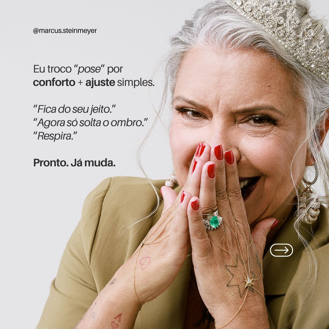 Retrato de mulher sorrindo após um ajuste simples